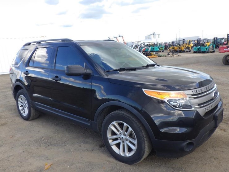 2015-ford-explorer-image-2