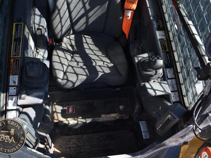 2023-deere-333g-image-57