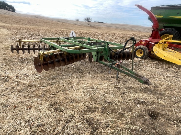 john-deere-210-image-3