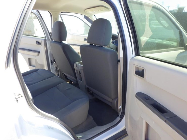 2012-ford-escape-image-8