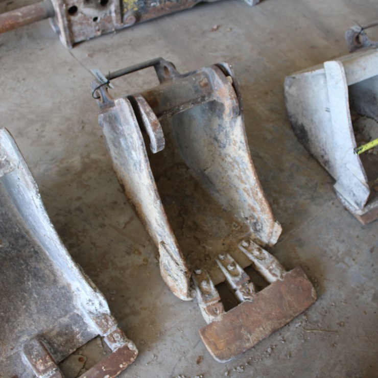 #4020 • 12 in Bucket