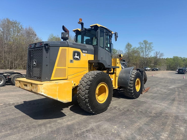 2022-john-deere-644-image-5