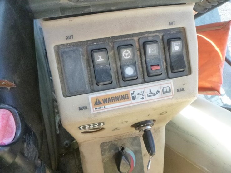 2006-caterpillar-143h-image-30