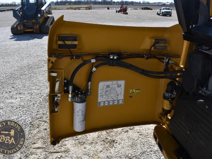 2012-caterpillar-257b3-image-47