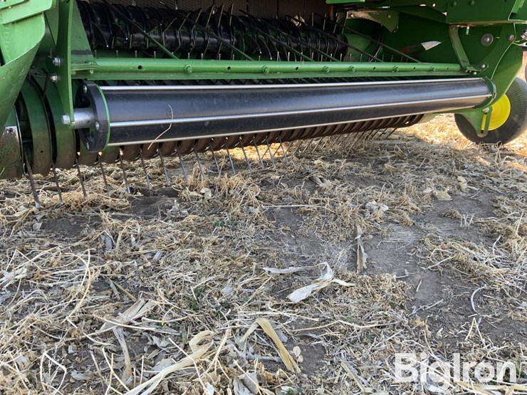 2021-john-deere-560m-image-10