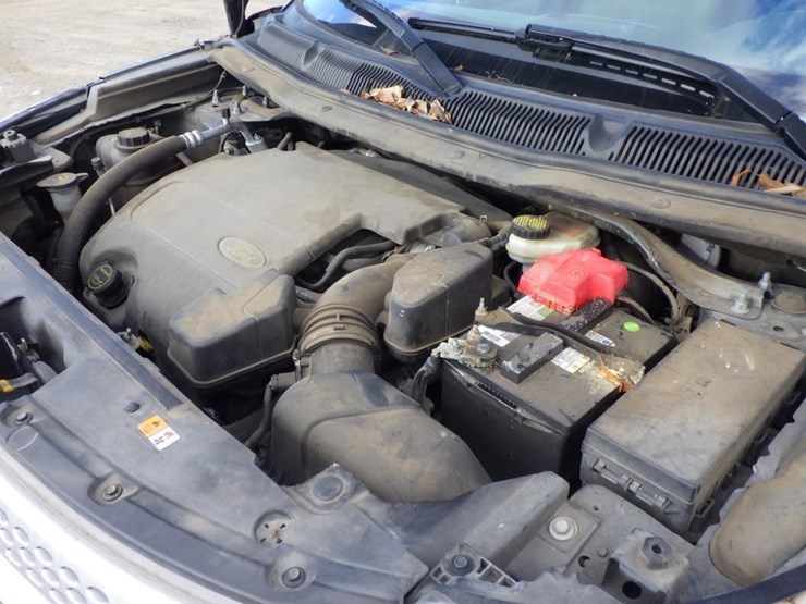 2015-ford-explorer-image-10