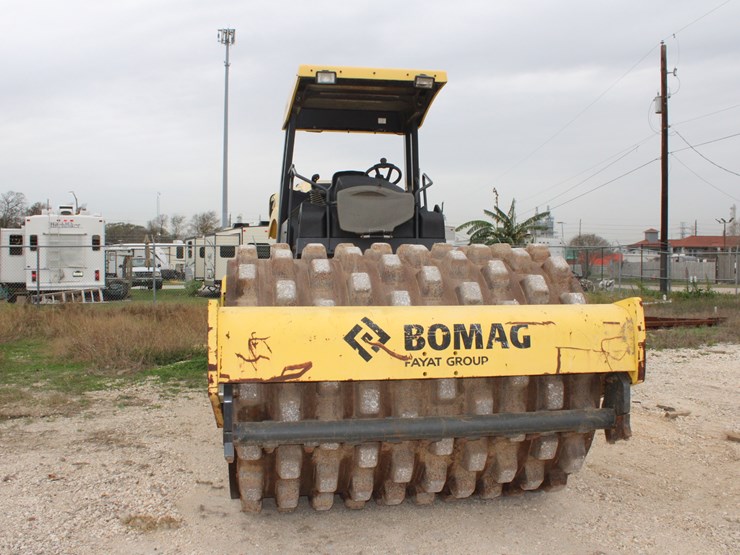 #2601-•-bomag-single-drum-roller-image-4