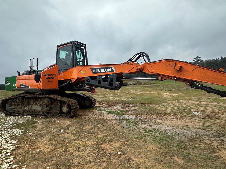 #3102-•-2024-develon-dx225l-track-loader-w/-rotobec-log-grapple-image-2