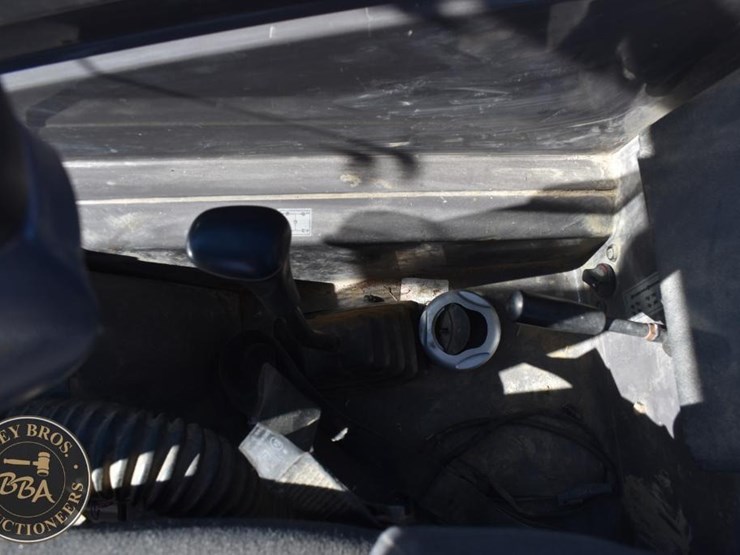 2013-manitou-mlt845-120-image-47