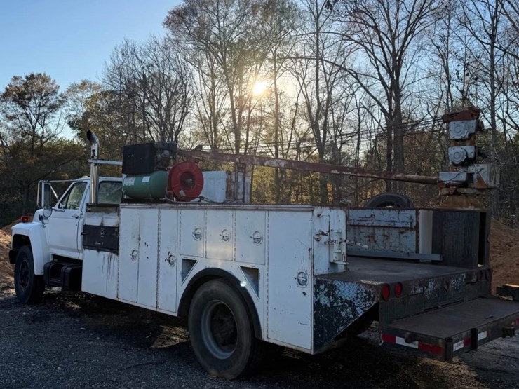 1992-ford-f600-image-6