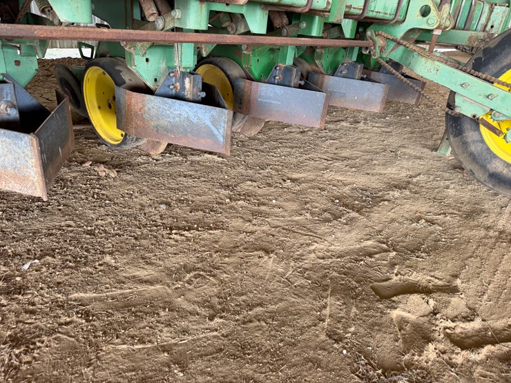 john-deere-7300-image-44