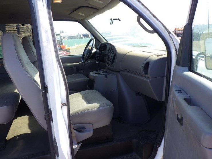 2002-ford-econoline-350-image-6