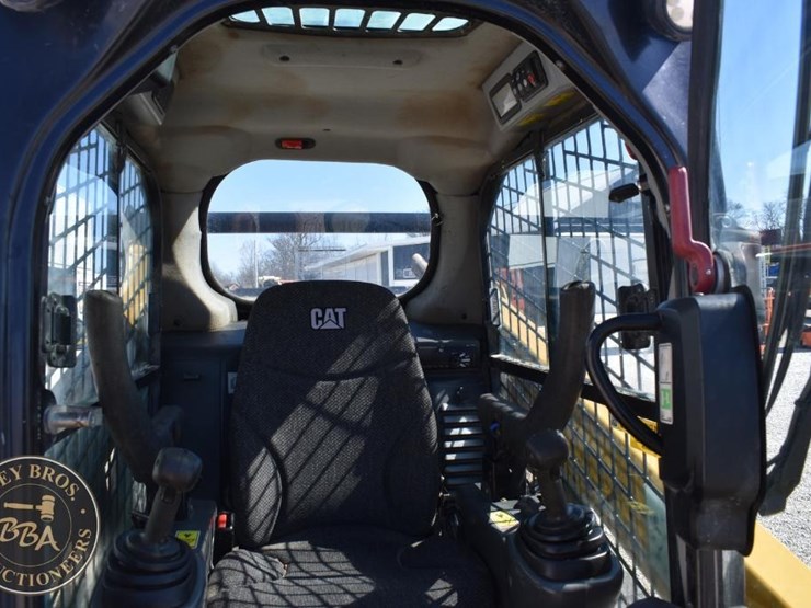 2017-caterpillar-259d-image-46