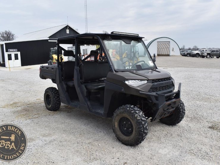 2019-polaris-ranger-crew-image-16