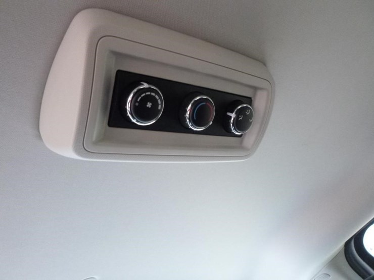 2014-dodge-grand-caravan-image-11