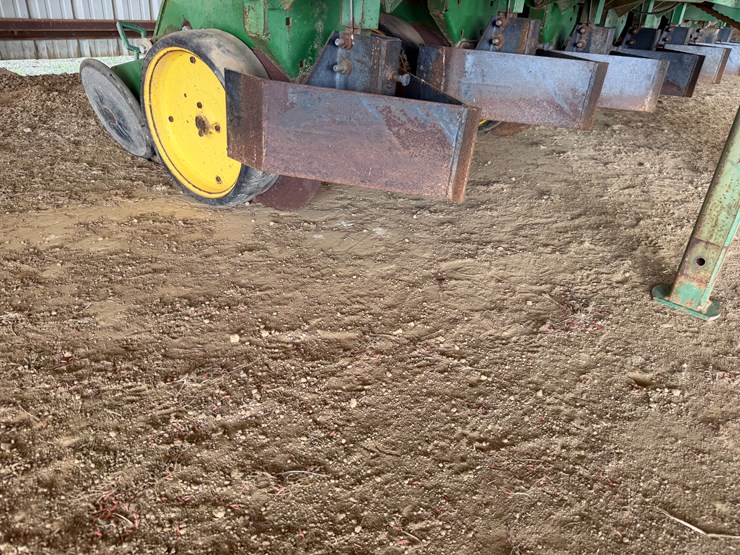 john-deere-7300-image-39