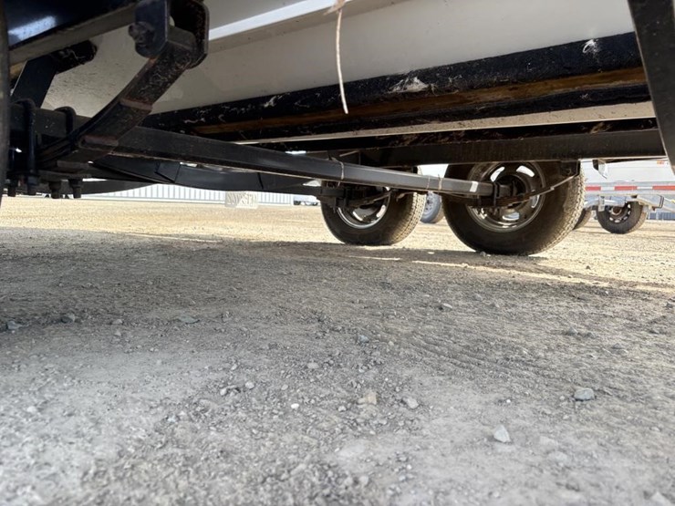 2005-unknown-trailer-image-56