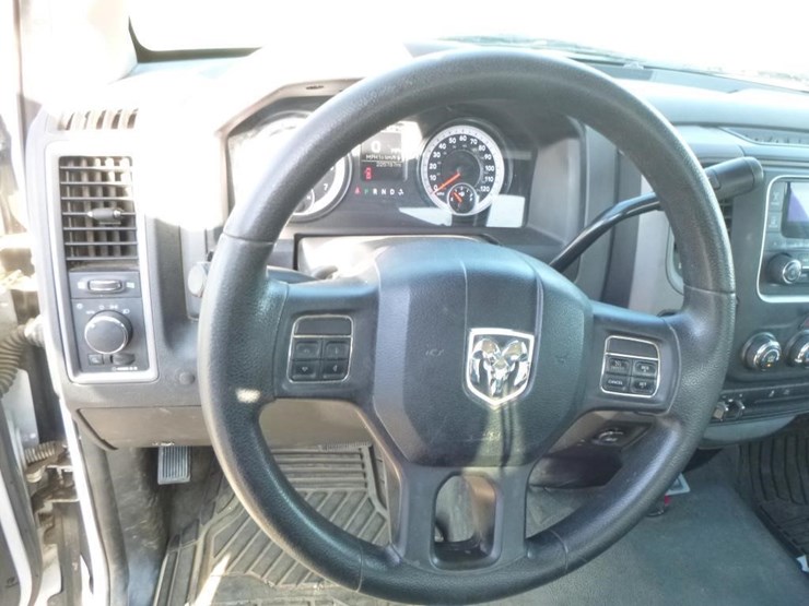 2014-dodge-1500-image-12