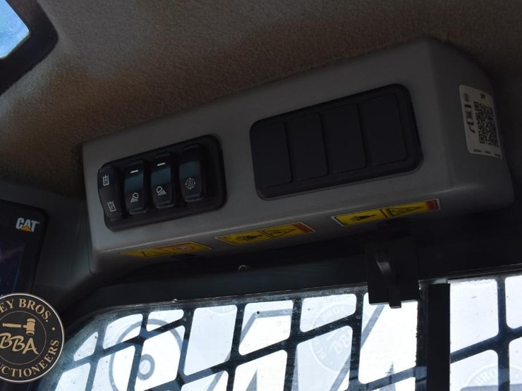 2023-caterpillar-259d3-image-59