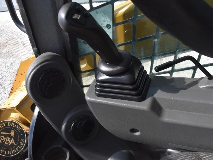 2020-caterpillar-289d3-image-58