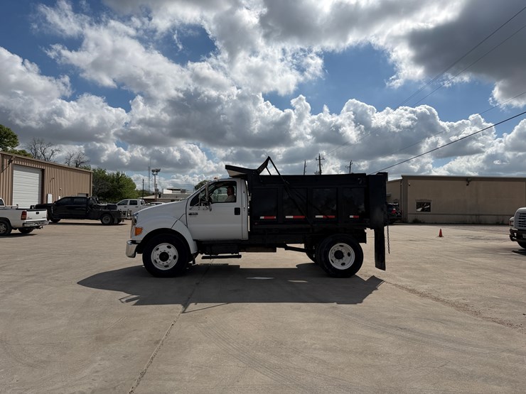 2006-ford-f650-image-1