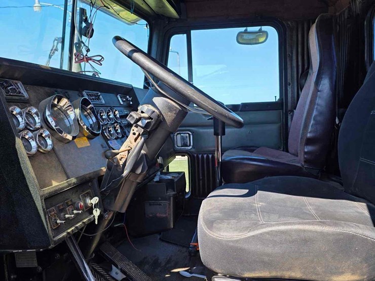 1995-kenworth-t800-image-8