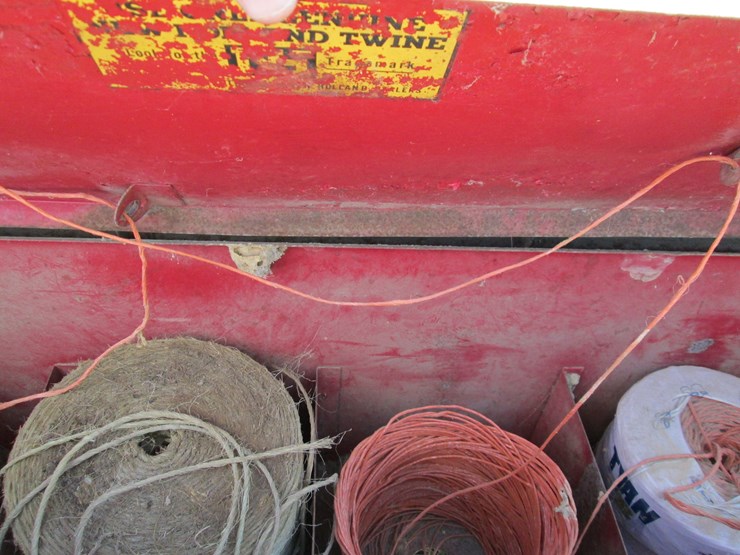 new-holland-273-image-9