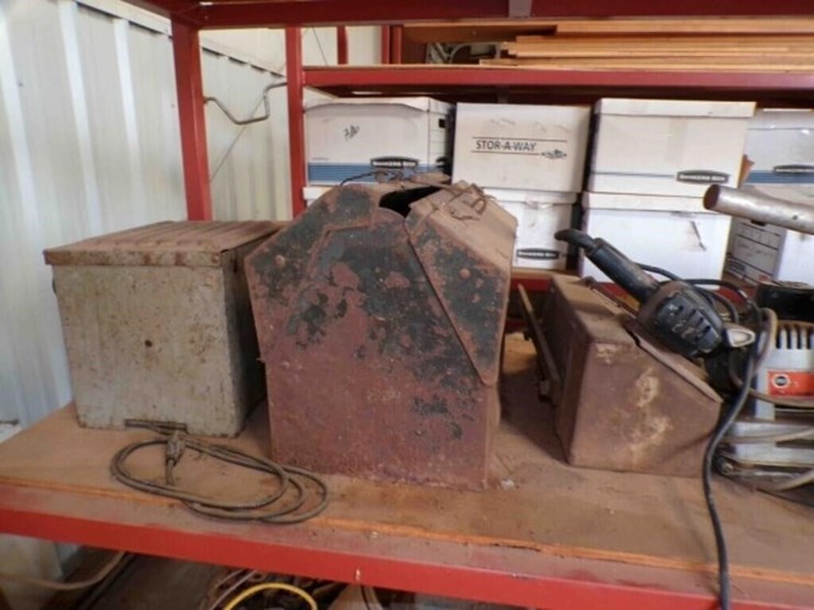 square-tubing-shelves-&-contents-image-5