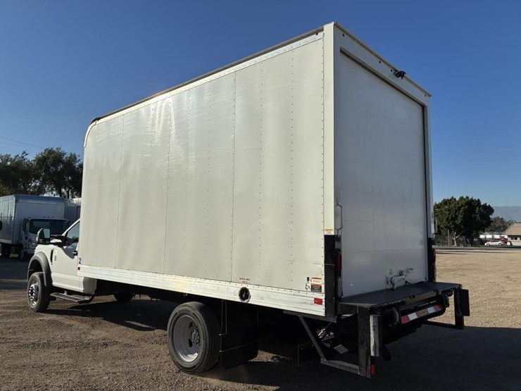 2022-ford-f450-xl-image-4