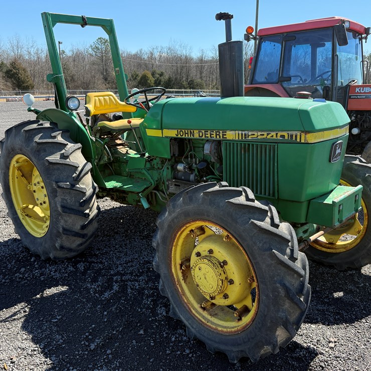 JOHN DEERE 2240
