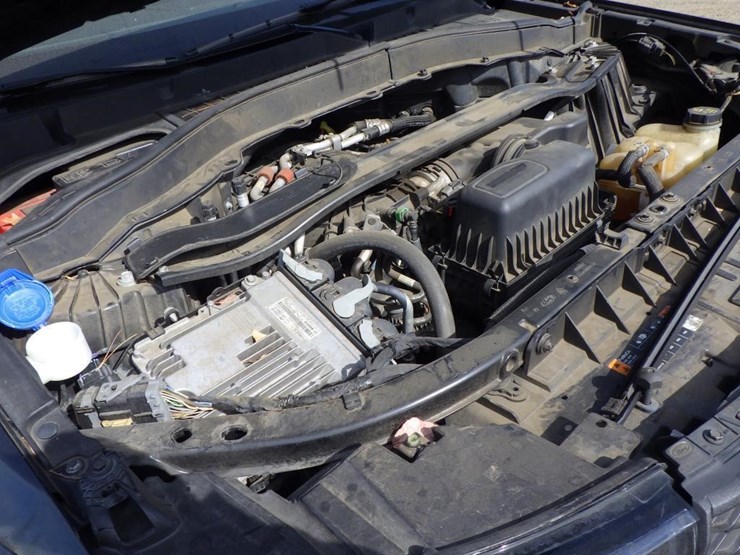 2020-ford-explorer-image-11