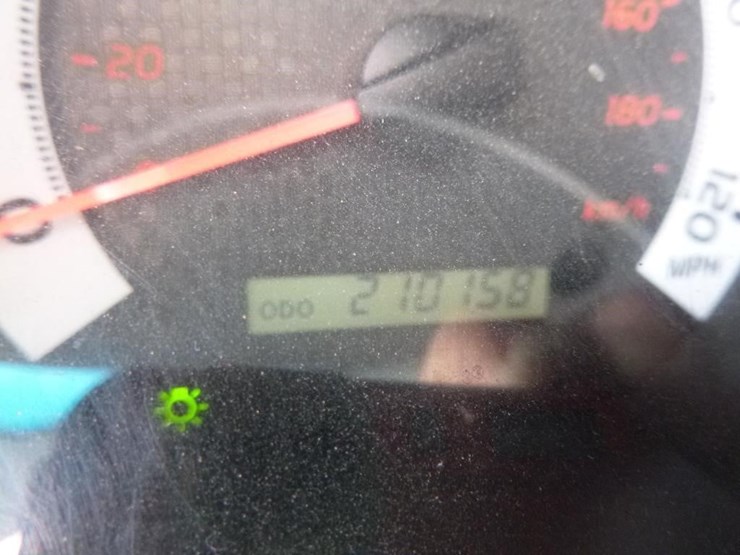 2013-toyota-tacoma-image-34