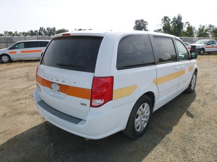 2014-dodge-grand-caravan-image-4
