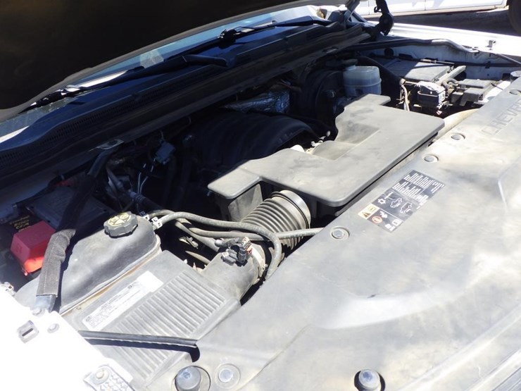 2016-chevrolet-tahoe-image-11