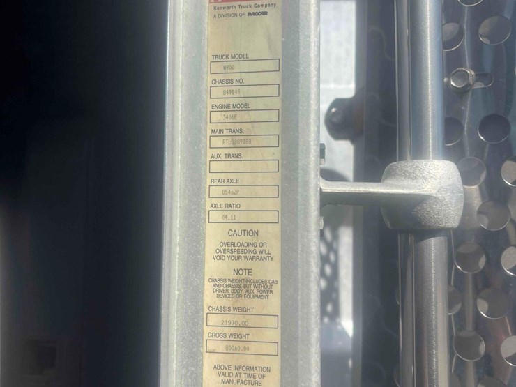 2000-kenworth-w900-image-23