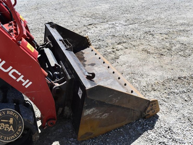 2020-takeuchi-tl8r2-image-18