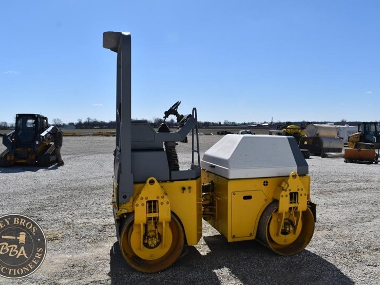 2010-benford-2010sd-image-24