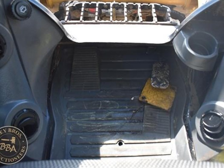 2023-caterpillar-259d3-image-67