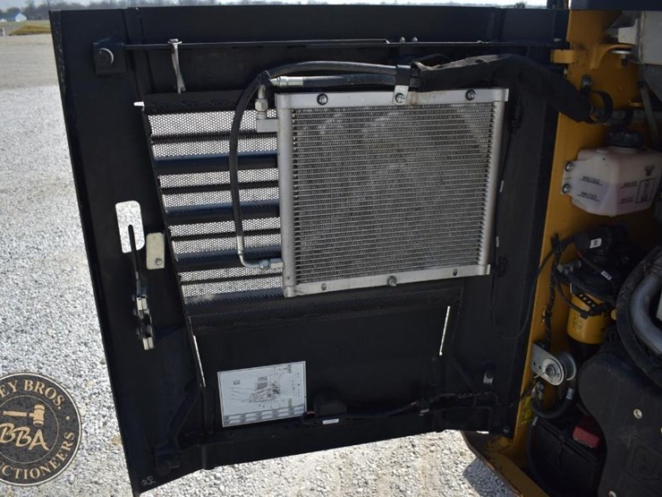 2023-caterpillar-259d3-image-25