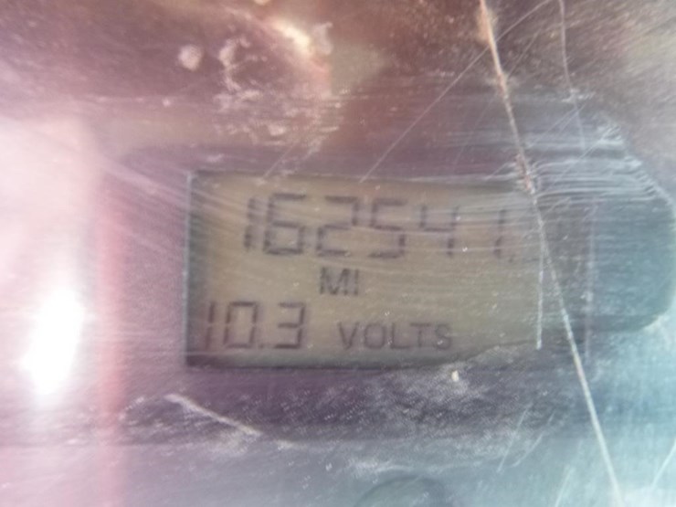 2001-freightliner-fl70-image-40