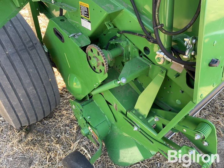 2021-john-deere-560m-image-16