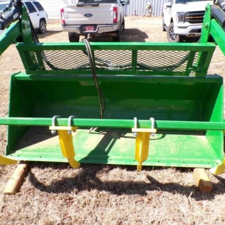 2017 JOHN DEERE 7