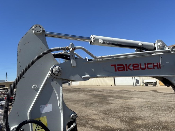 2020-takeuchi-tb230-image-19