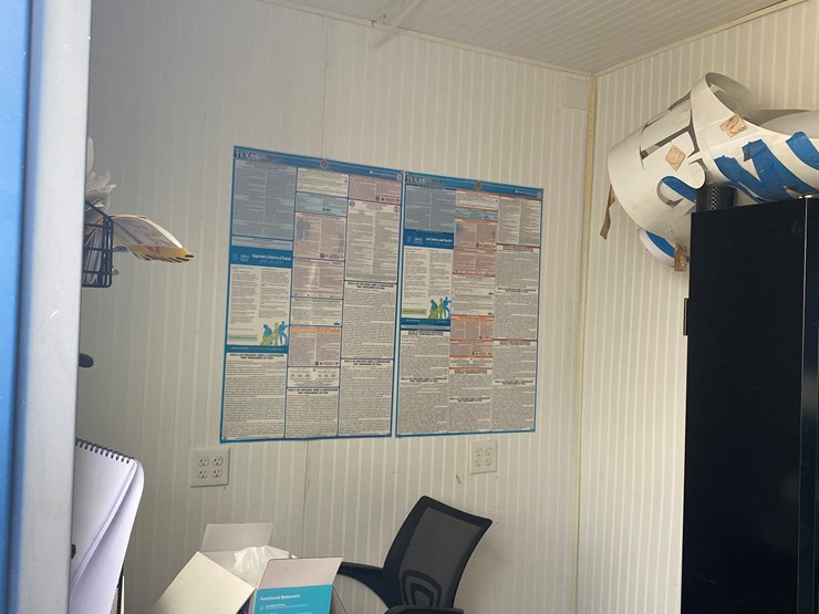 #1100-•-40'-container-with-16"-office-image-3