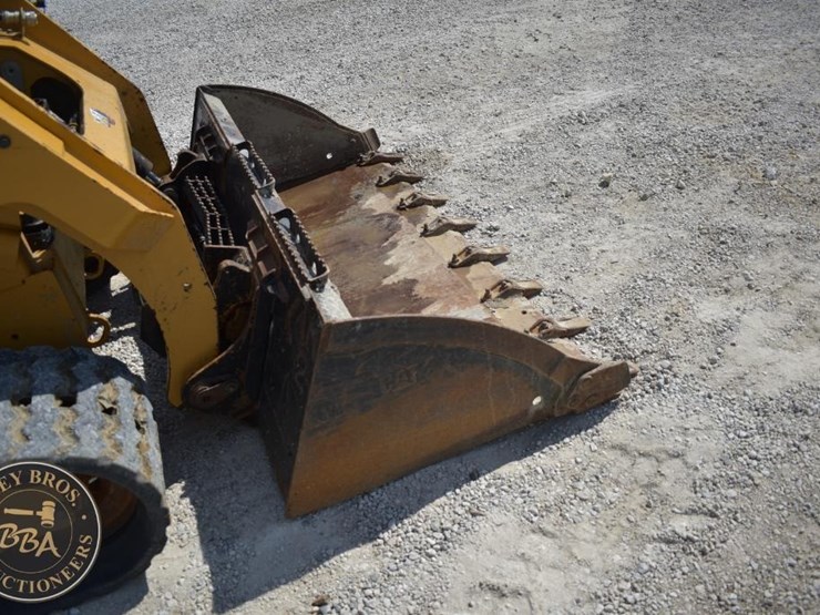 2023-caterpillar-259d3-image-12