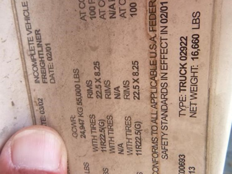 2001-freightliner-fl70-image-42