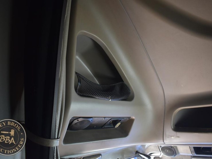 1998-international-9300-image-67