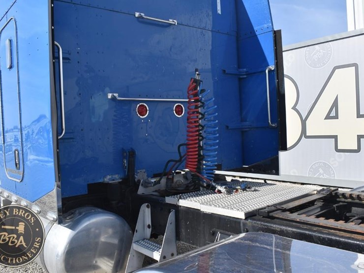 2007-peterbilt-379-image-18