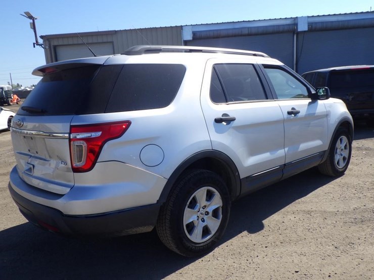 2014-ford-explorer-image-3