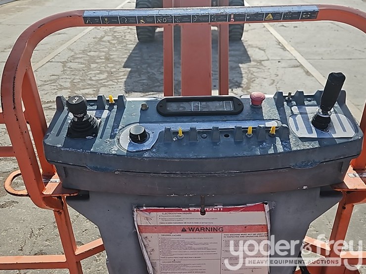 2011-jlg-860sj-image-15